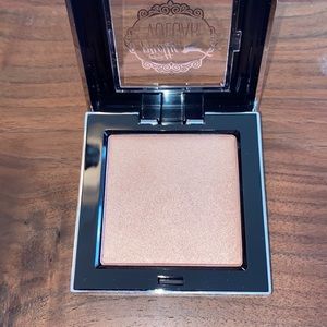 BRAND NEW!! Pretty Vulgar Shimmering Swan Highlighter in shade Glow Up